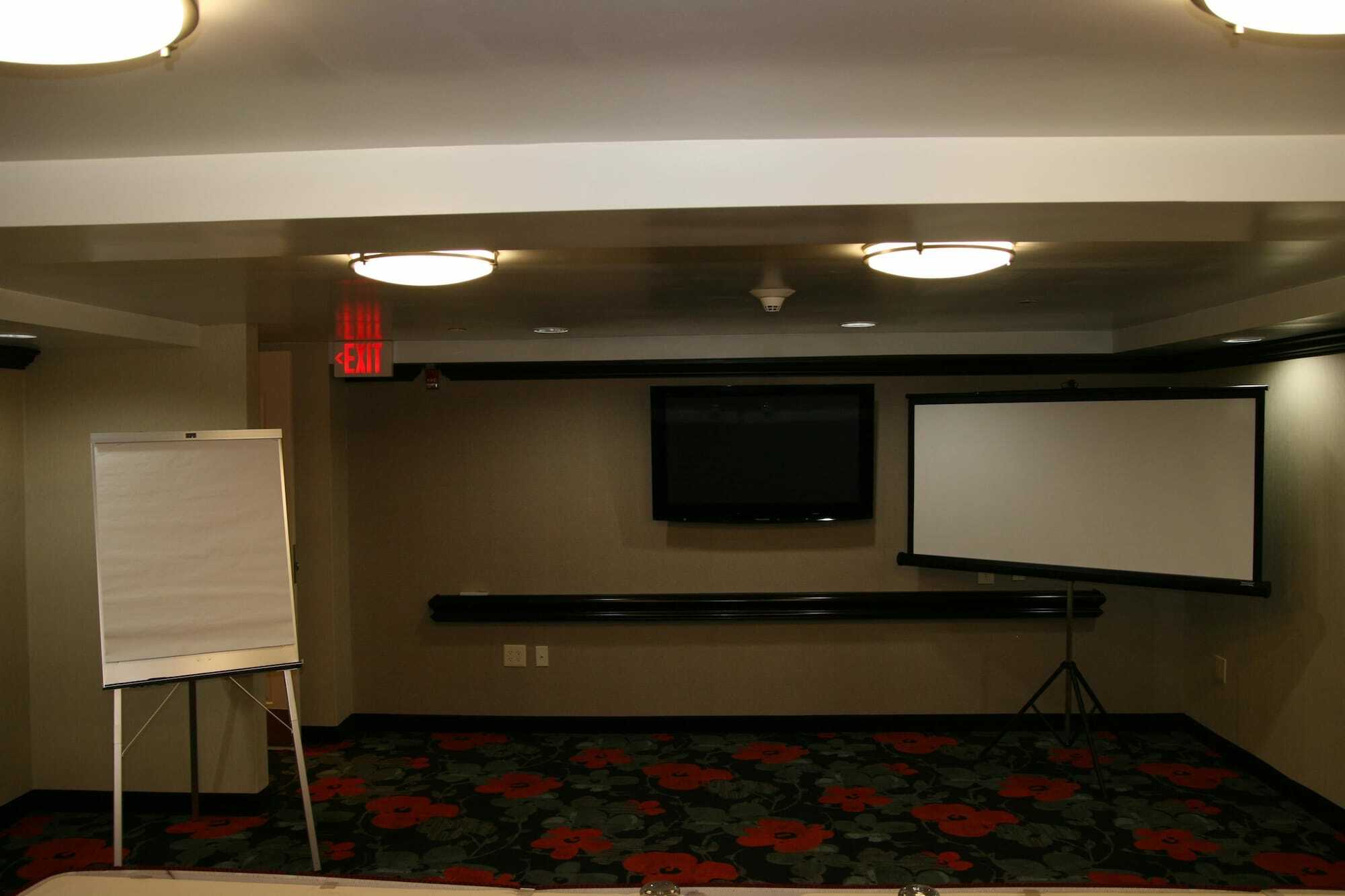 Hampton Inn Jericho - Westbury Konforlar fotoğraf
