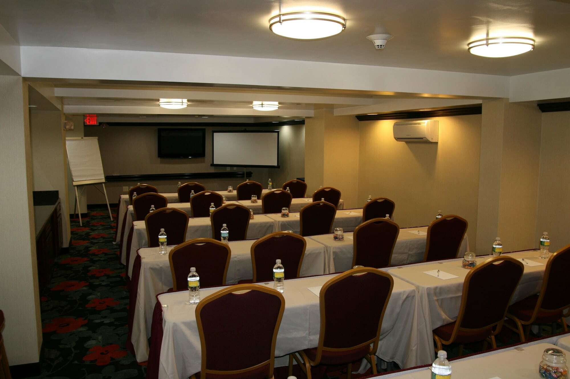 Hampton Inn Jericho - Westbury Konforlar fotoğraf