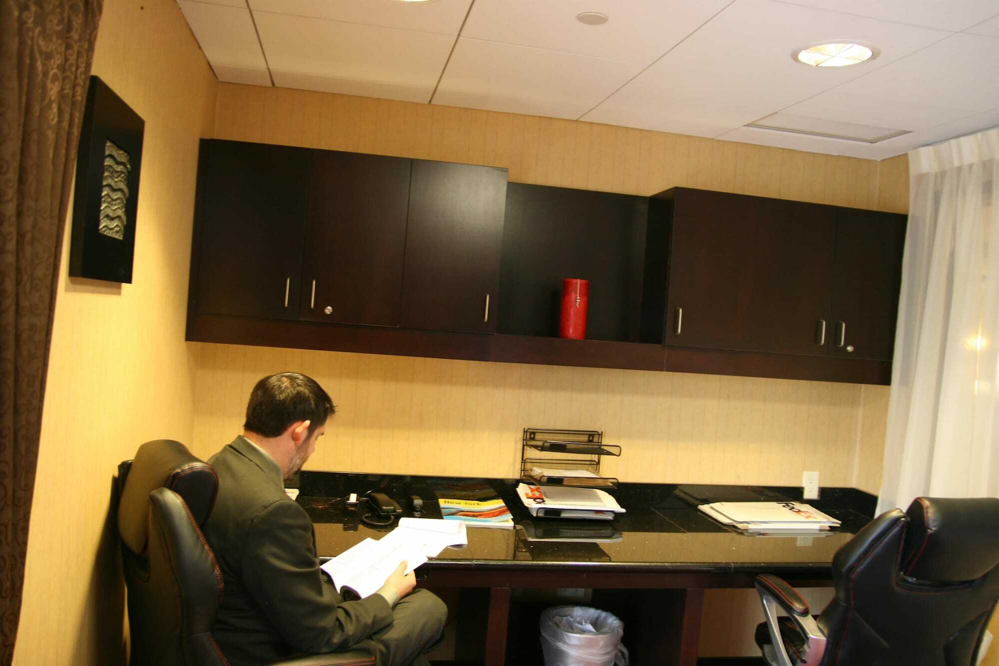 Hampton Inn Jericho - Westbury Konforlar fotoğraf