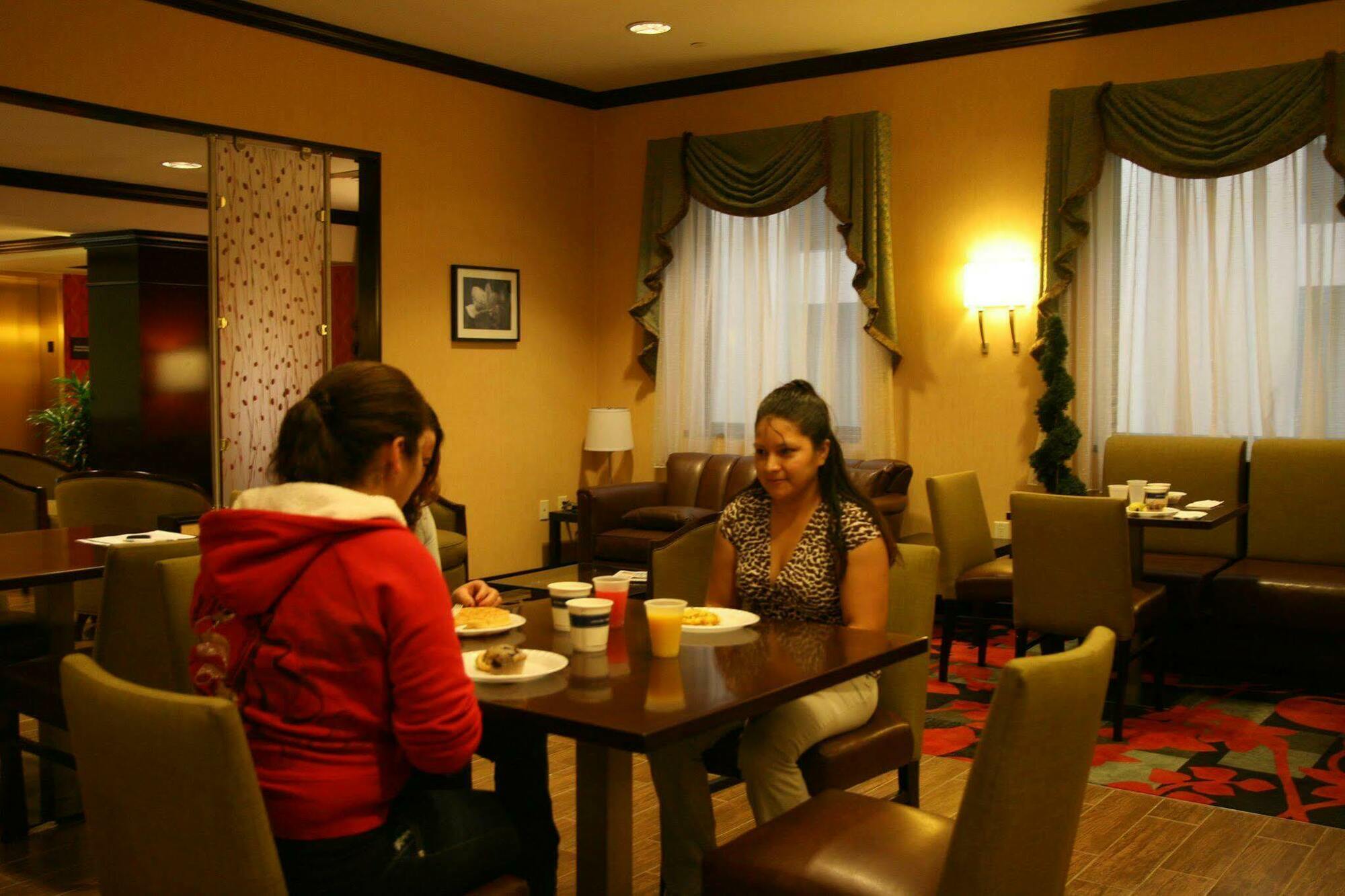 Hampton Inn Jericho - Westbury Restoran fotoğraf