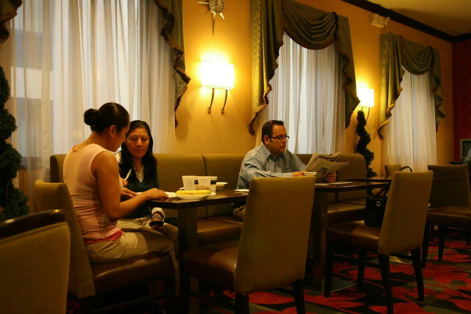 Hampton Inn Jericho - Westbury Restoran fotoğraf