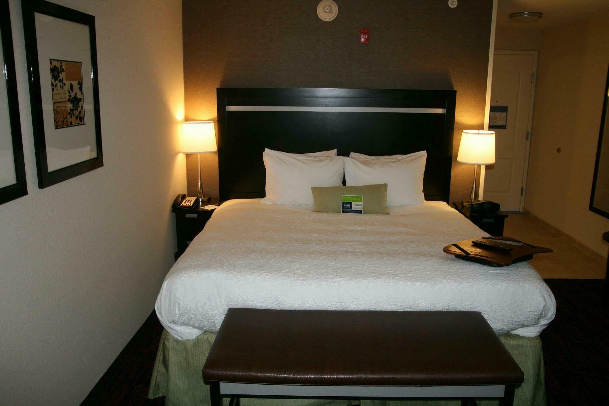 Hampton Inn Jericho - Westbury Oda fotoğraf